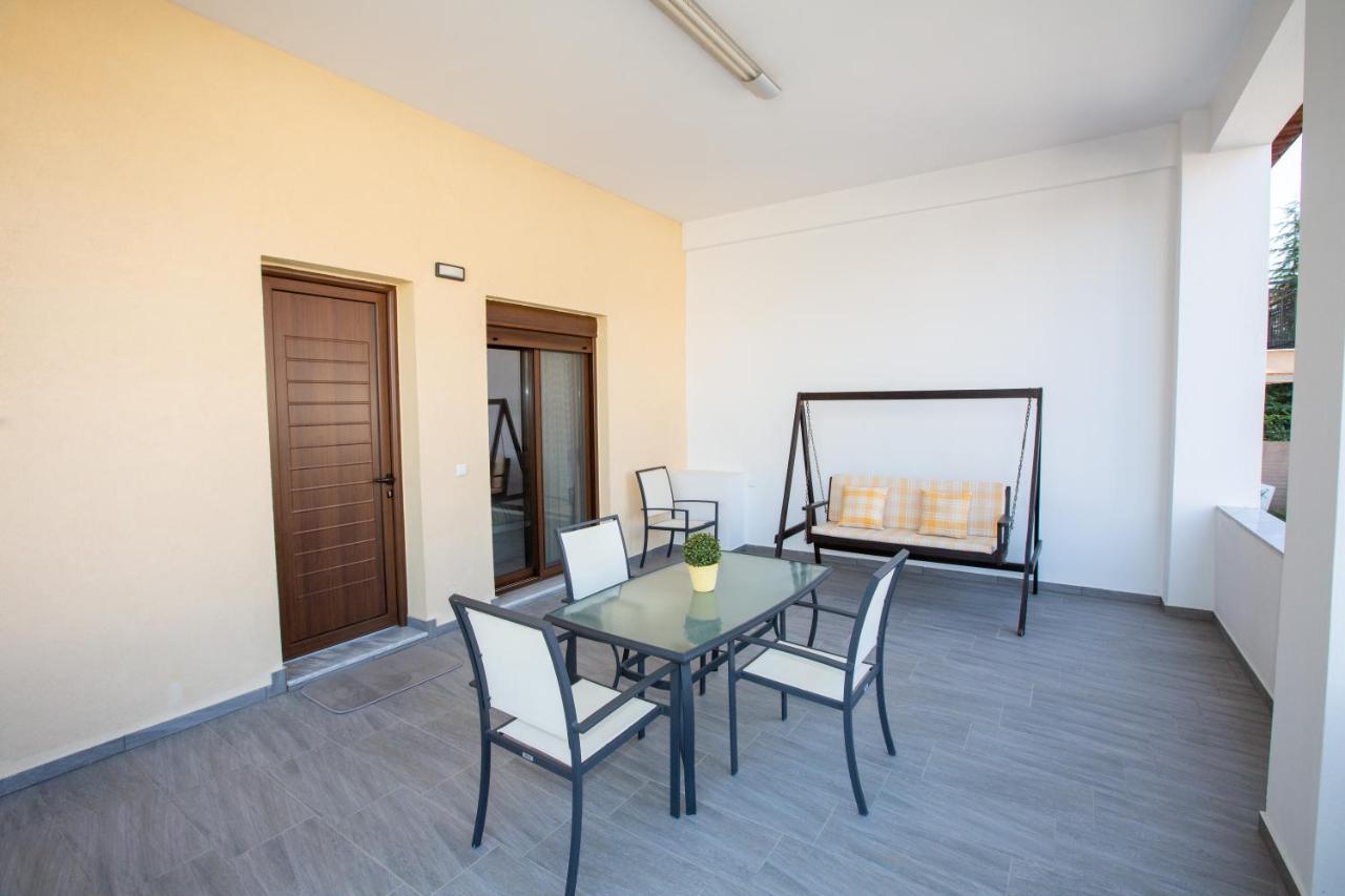 Modern Lake View Apartment Ioannina Extérieur photo